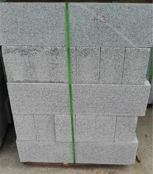 淺灰路緣石150x200